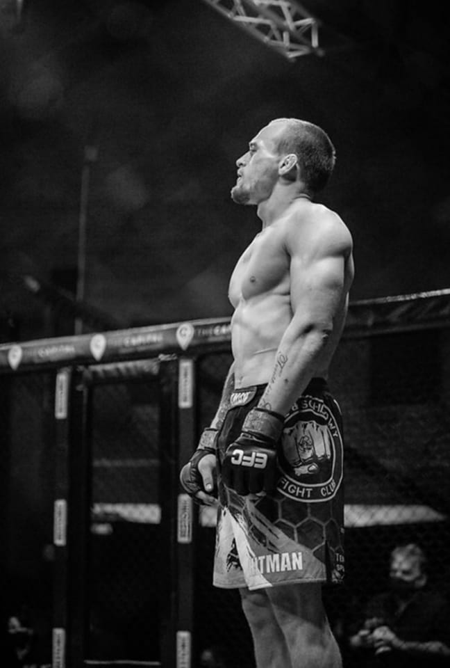 Head coach guiding class rounds